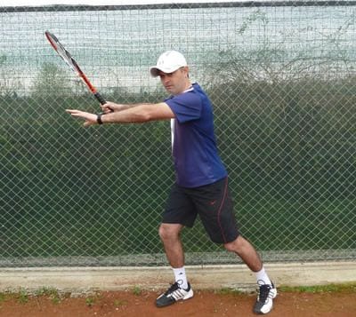 short backswing when returing serve in tennis