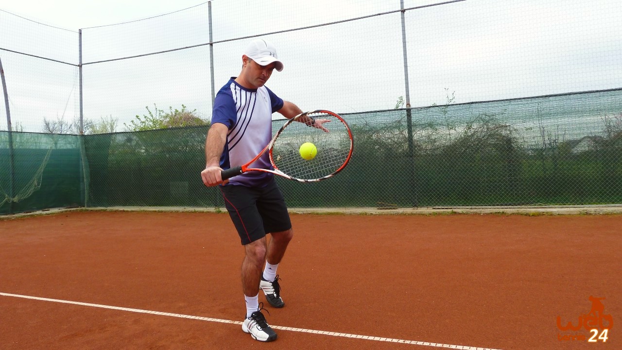one-handed backhand