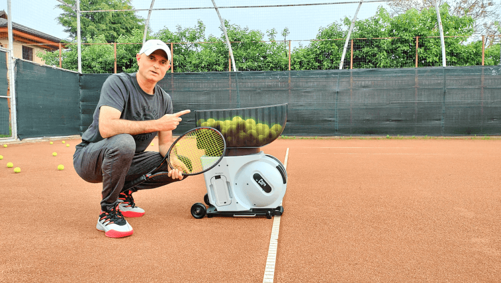 smart AI tennis ball machine - PongBot Pace S Pro